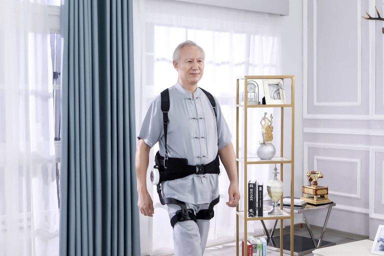 外骨骼机器人，一拳打开百亿市场