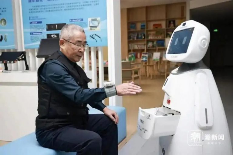 C端养老机器人融资潮起：企业单笔获15亿投资，资本入场不再“畏惧”?