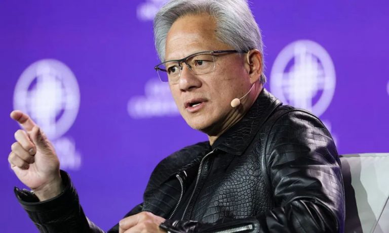 黄仁勋再预言：AI结合实体经济，市场90万亿美元