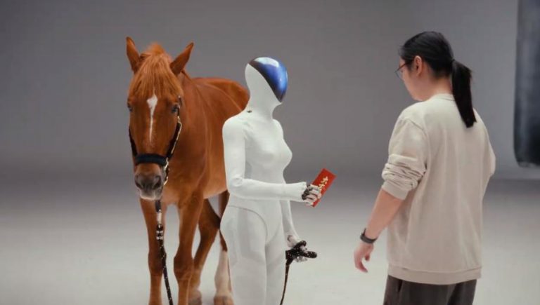 车企集体下场“造人”：一场被内卷逼出来的突围战